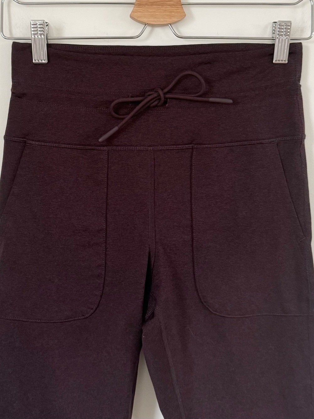 Old Navy CloudComfy Fitted Highrise Joggers in Deep Plum -size S